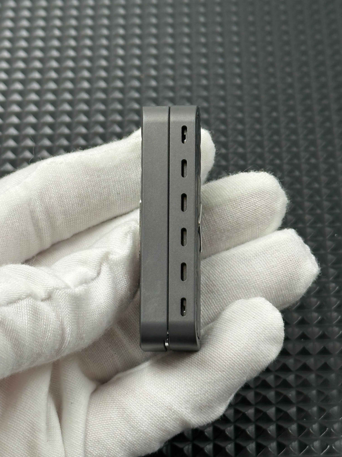 Feng Ling Zirconium