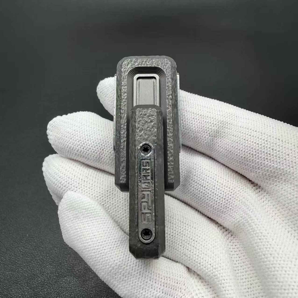 X Lock Zirconium Stone Textured Engraved