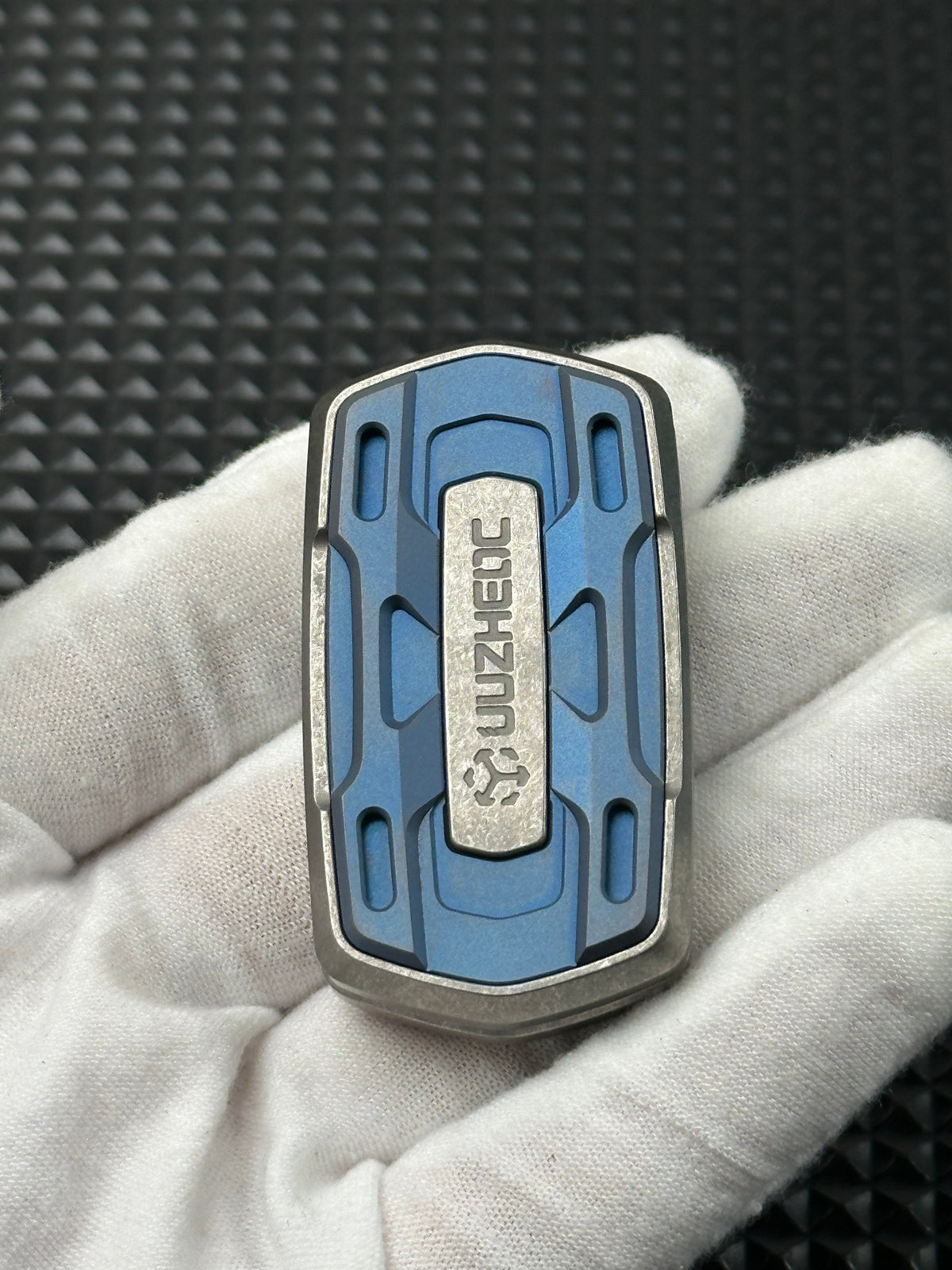 Gamut Titanium