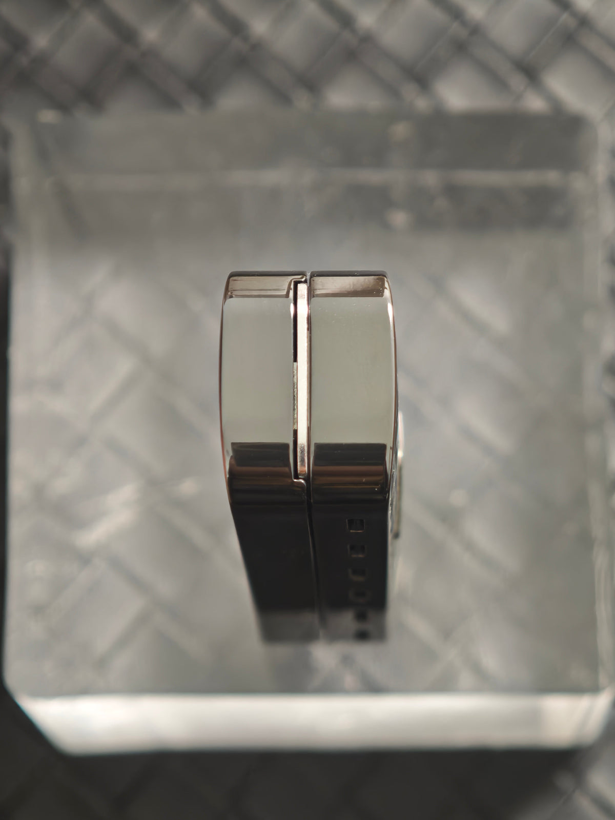 Feng Ling Zirconium Polished