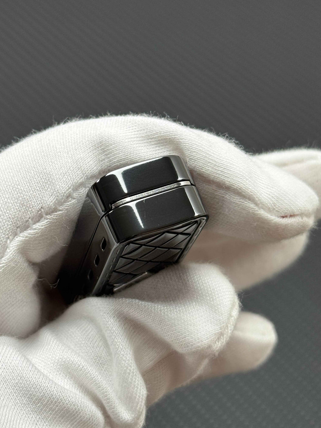 Feng Ling Zirconium Stonewashed Polished